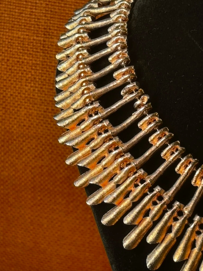 Collier Ethnique en métal doré