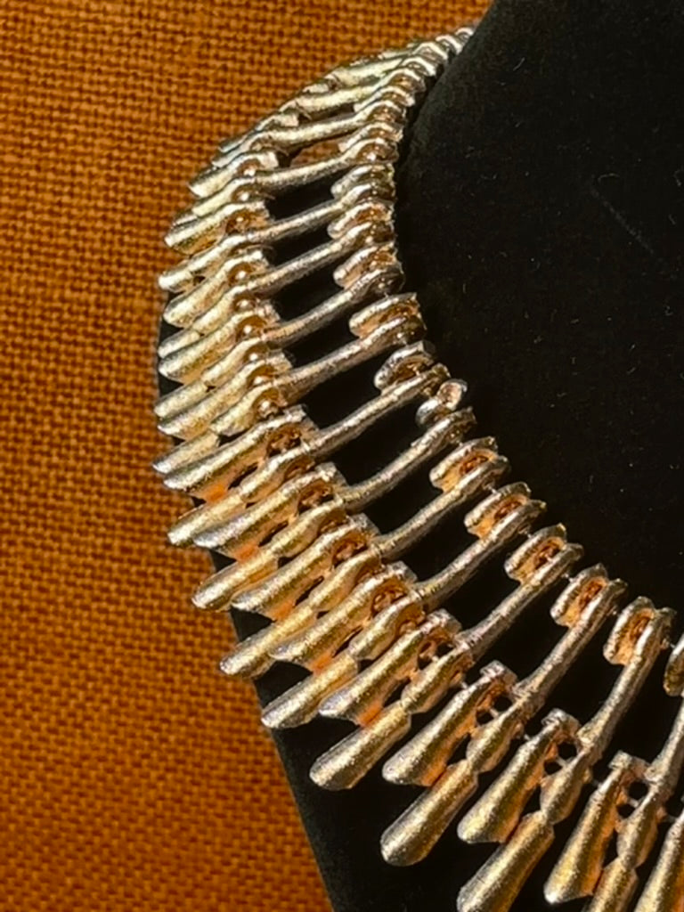 Collier Ethnique en métal doré