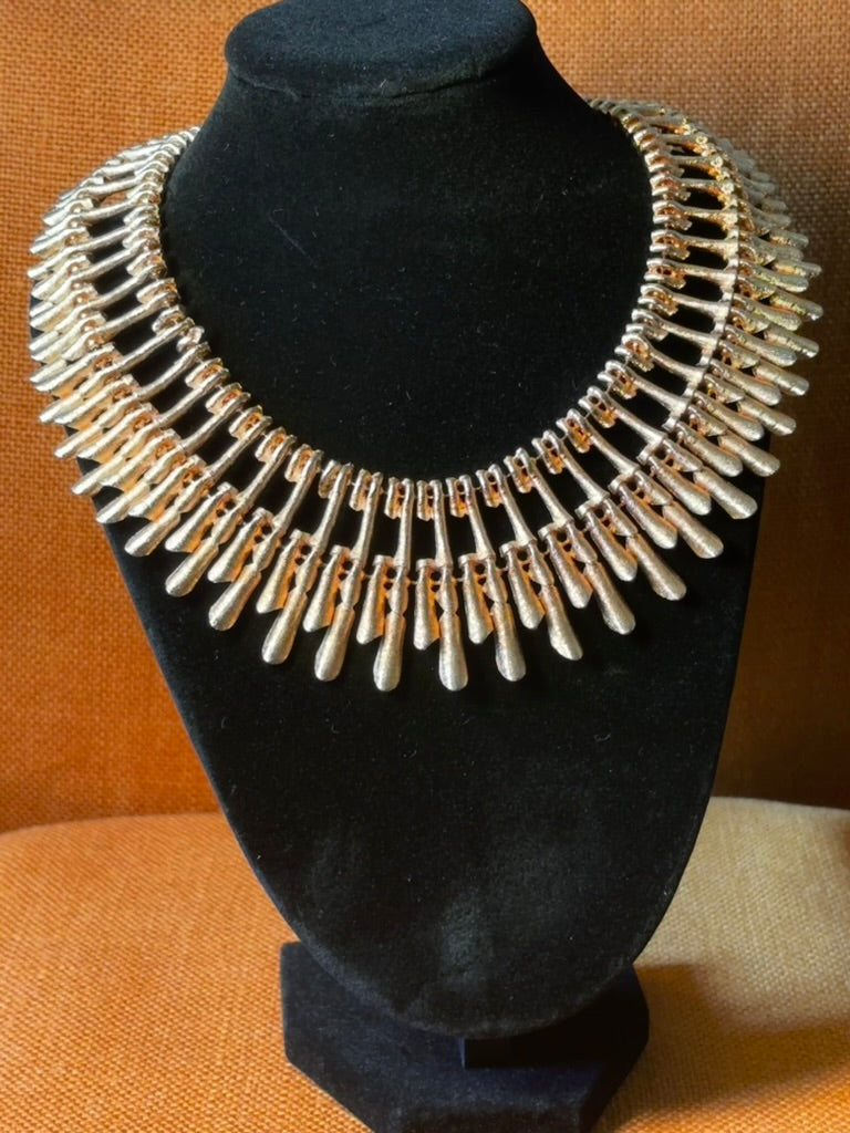 Collier Ethnique en métal doré